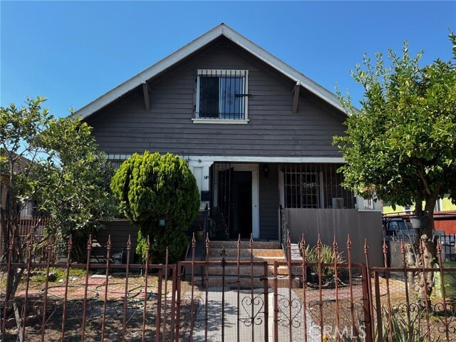 Photo - 181 W 42nd Pl Casa
