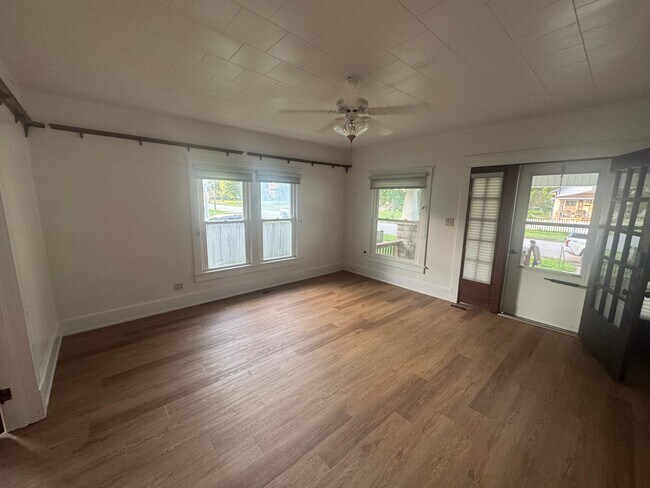 Photo - 524 W Cherry St