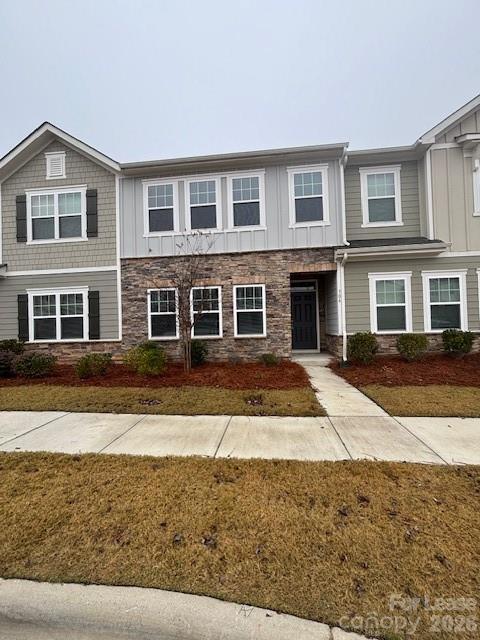 Photo - 306 Sagecroft Ln