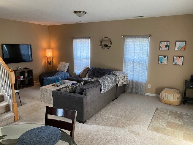 Photo - 1733 Aden Ln