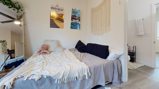 Photo - 5126 Ewing St