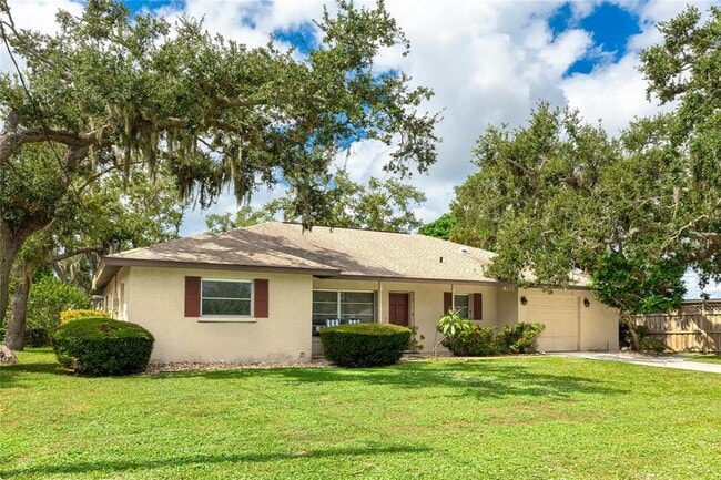 Photo - 3342 Mayflower St