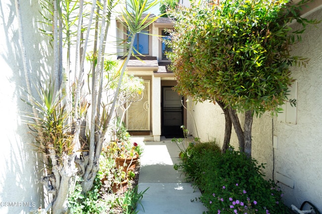 Photo - 215 Blackfoot Ln
