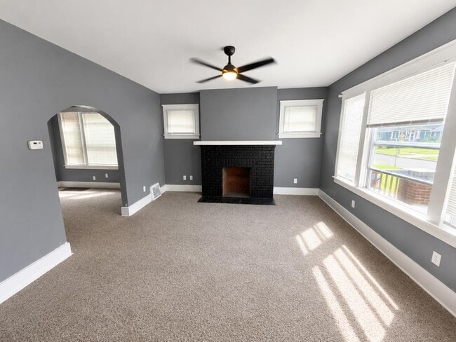 Photo - 1686 Hazelwood St