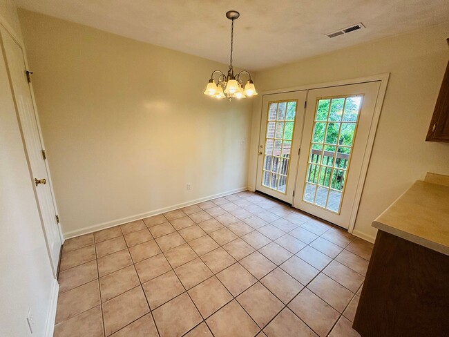 Photo - 765 E Main St