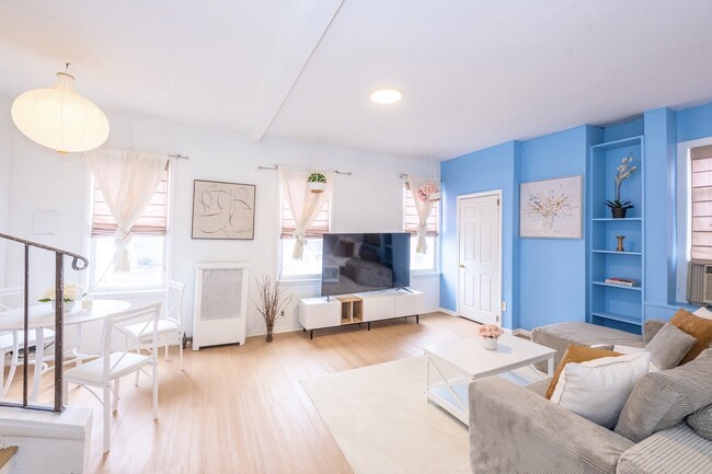 Building Photo - 45 Essex Ave Unit 3BR, 2BA- Maplewood