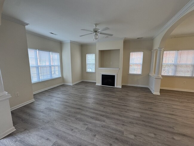 Beautiful 3 Bedroom in Cary Available NOW! - Beautiful 3 Bedroom in Cary Available NOW! Casa Adosada