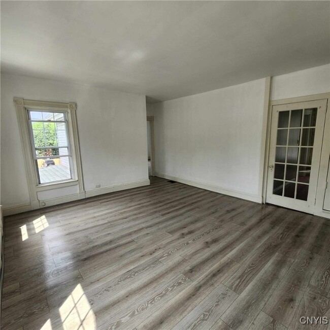Building Photo - 504 Mundy St Rental