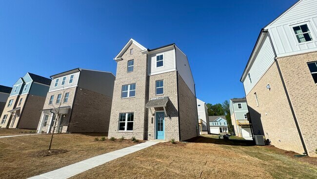 Photo - 2400 Whistler Way NE