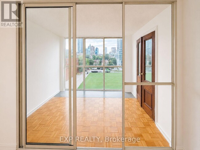 Photo - 15 Maitland Pl Unit 705