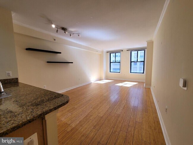 Photo - 631 D St NW Unidad 527