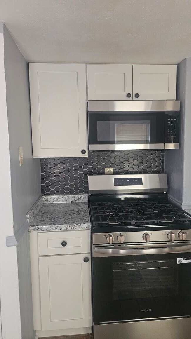 22 W Pearl St Unit 2