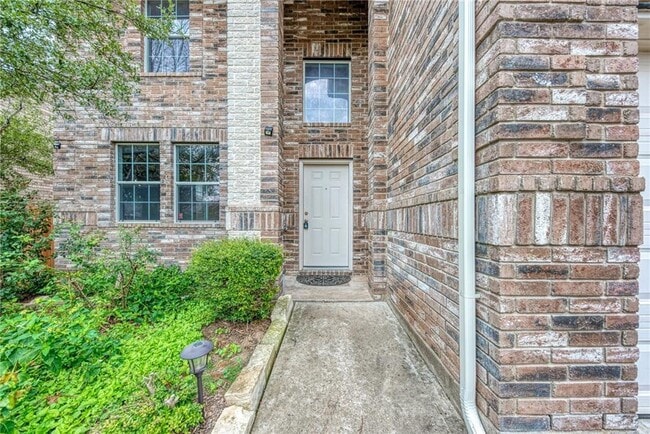 604 Spanish Oak Terrace