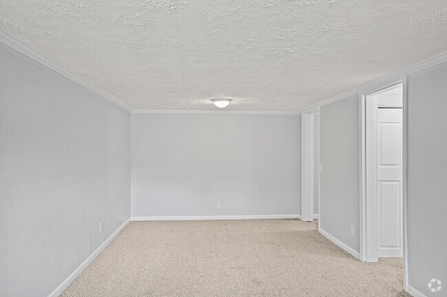 1BR, 1BA - 577SF - Living Room