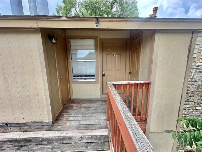 Photo - 9808 Roxanna Dr House