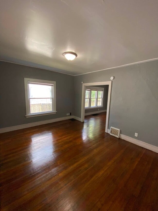 Building Photo - 2209 Farnam St Unit 2211 Farnam St