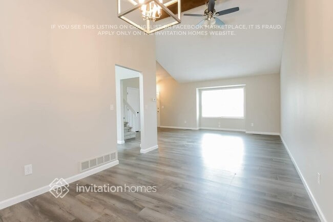 Photo - 18233 E Berry Dr