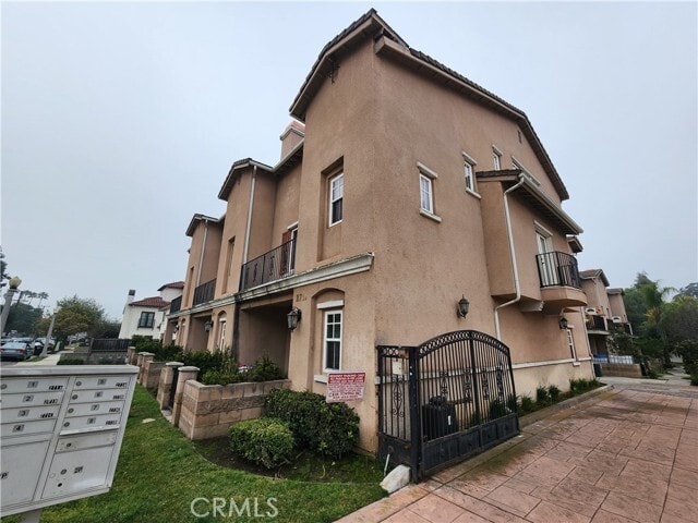 271 S Arroyo Dr