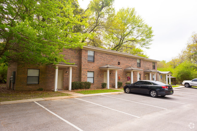 Building Photo - Greenbriar Townhomes