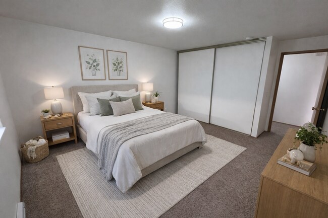 Photo - Lakeview Court Apartments