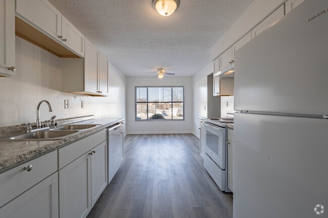 2BR, 1.5BA - 950SF - Kitchen