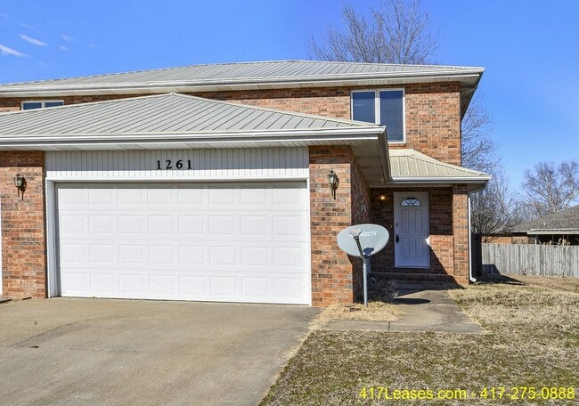 Photo - 1261 E Lakewood St