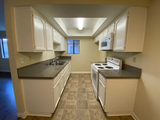 Photo - 211 W Verdugo Ave Unidad 202