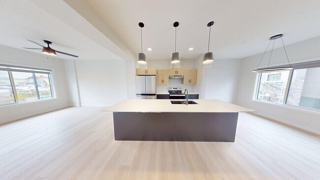 Building Photo - 2610-159 159 St SW Unit 8