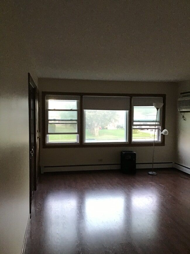 Building Photo - 314 N Cedar Ave Unit A