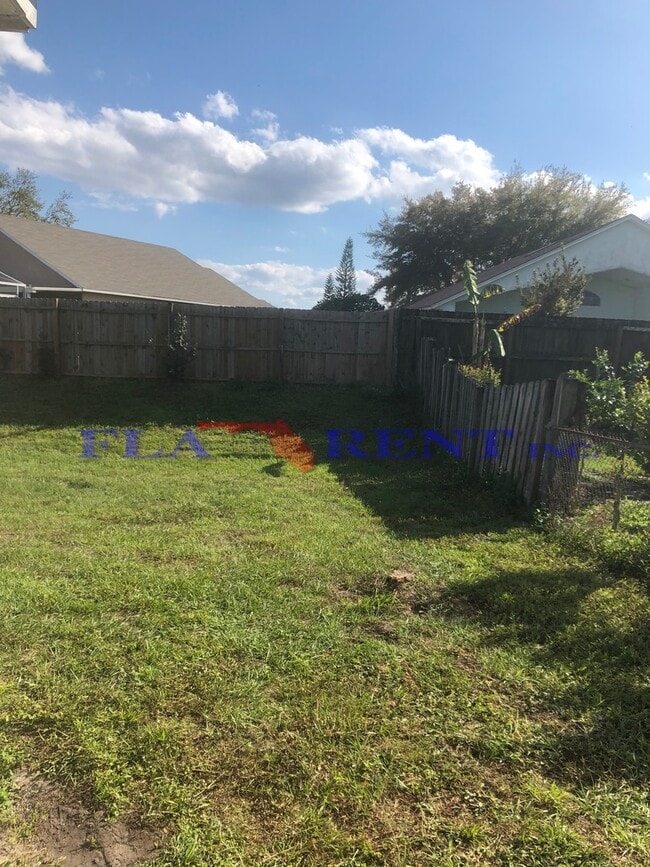 Photo - **3/1 Manufactured Home in Charlin Parkway area with large fenced yard**