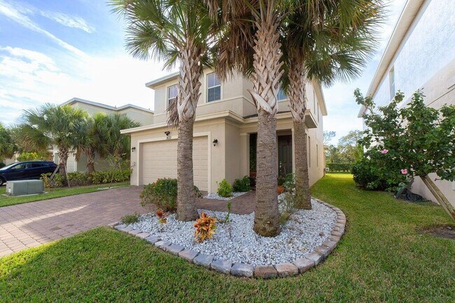 Photo - 1621 NW Cataluna Cir