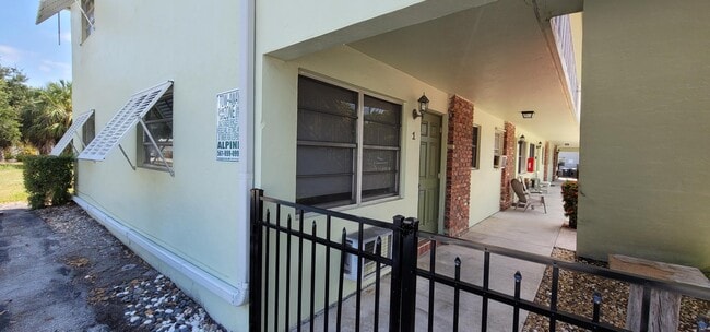 Photo - 220 Lucerne Ave Unit 1