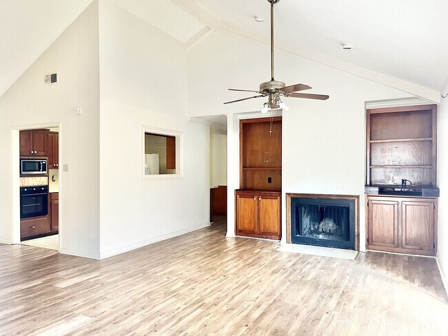 Photo - 145 Croydon Ave