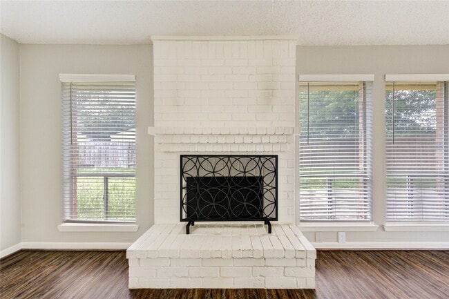 Photo - 1206 Park Ln