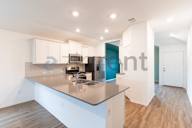 Photo - 206 Silver Glen Dr