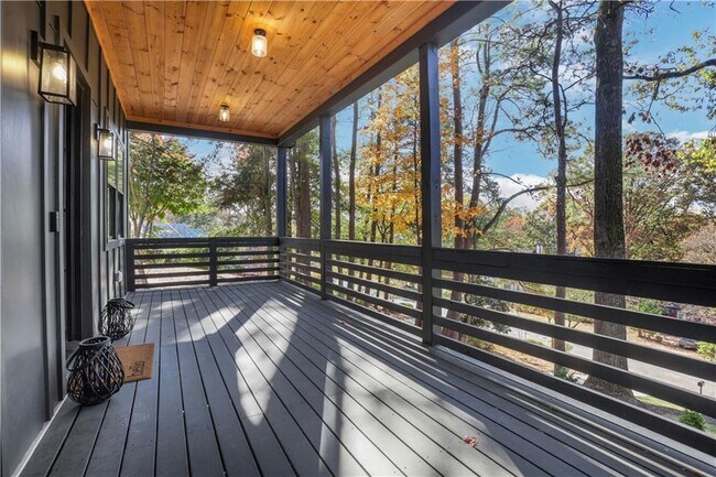 Photo - 2497 Wawona Dr NE