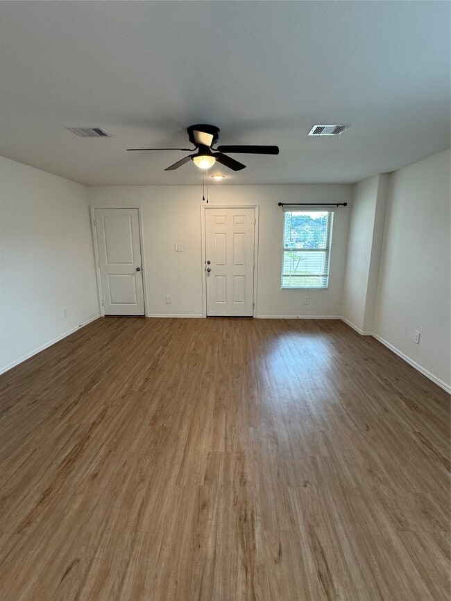 Photo - 18703 Mercer Fls Dr