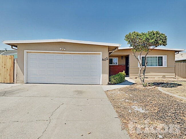 Photo - 402 E Pacific Ave