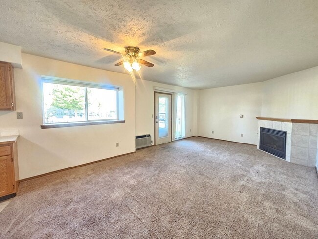 Building Photo - 12506 E 3rd Ave Unit 1
