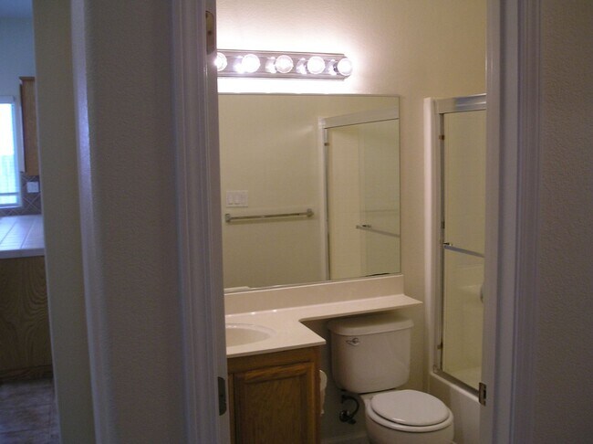 Photo - Highland Reserve 4 Bedroom 2 Bath, 1581 sqft, New Paint and Carpet, Great Room Floor Plan with fi...