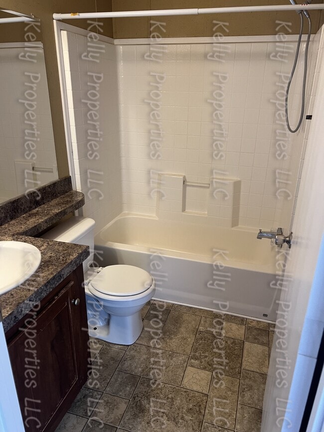 Photo - 546-34h 34th Ave NW