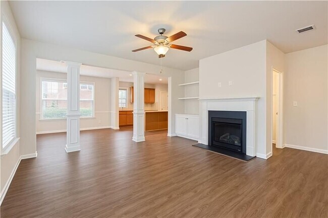 Photo - 3879 Brockenhurst Dr