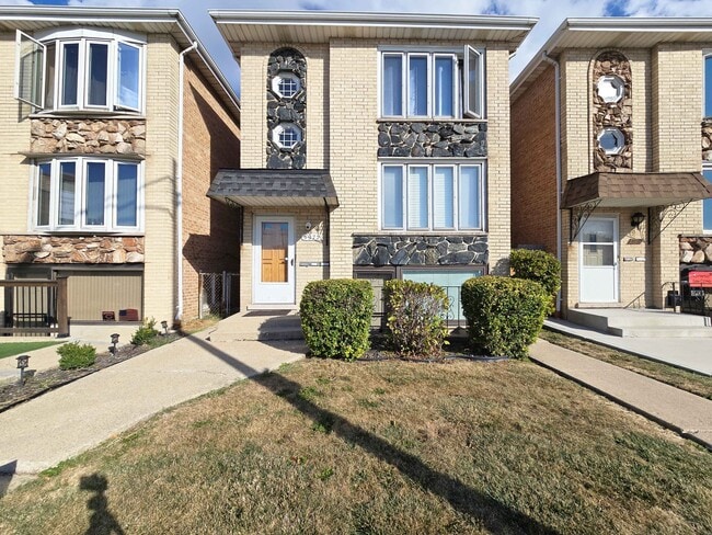 Photo - 5972 S Archer Ave Unit GN