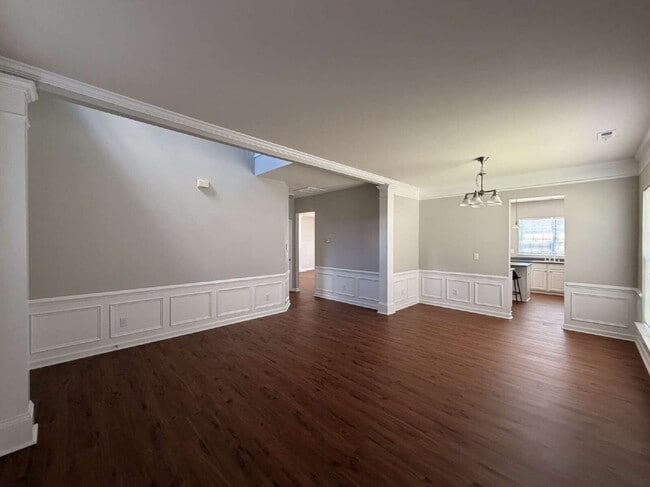 Well maintained 4 bedroom home with a golf course view!