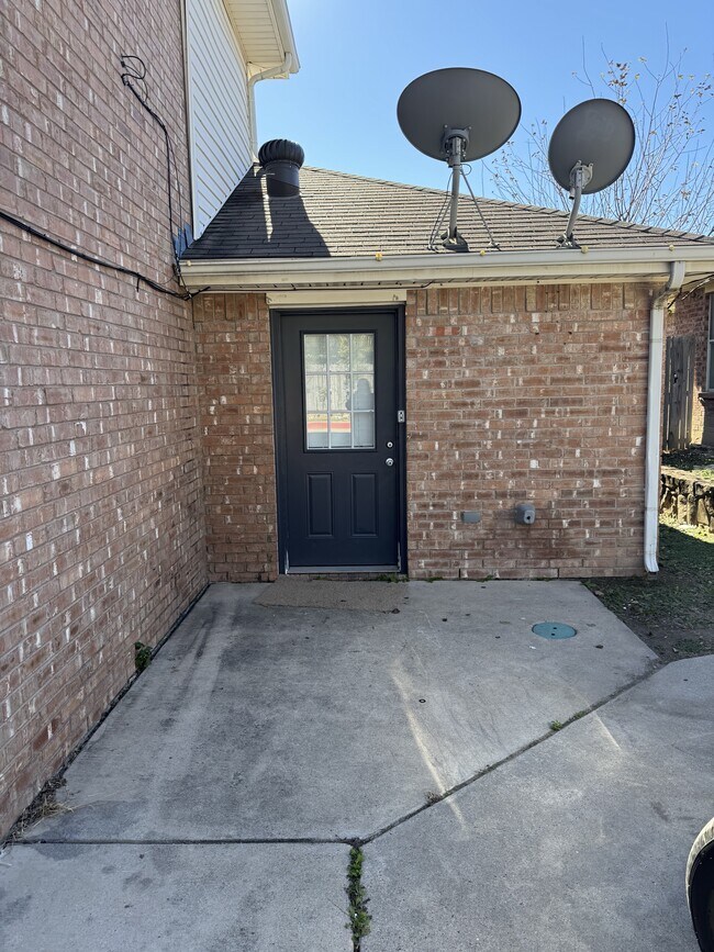 Building Photo - 7802 Downe Dr