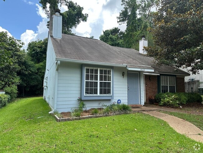 Building Photo - PET FRIENDLY 2/2 OFF RICHVIEW PARK!!! Rental