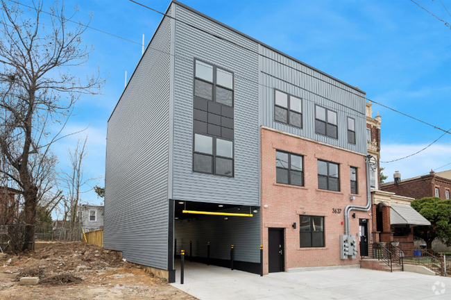 Building Photo - 3637 N 16th St Unit 3 Rental