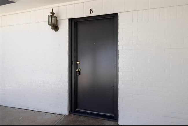 Building Photo - 1202 Wales Dr Rental