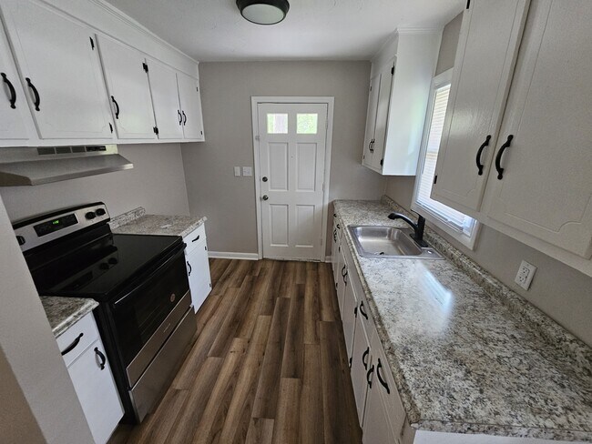 Photo - 3801 Water St