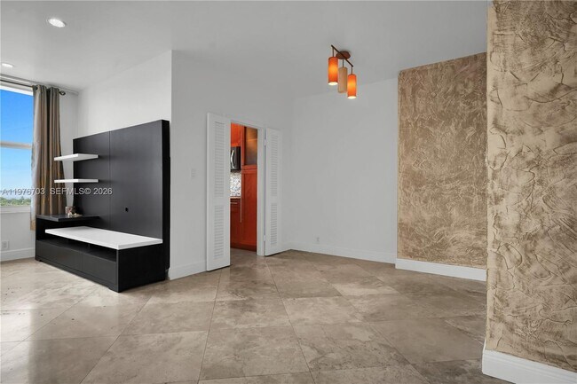 Photo - 4747 Collins Ave Unit 1403